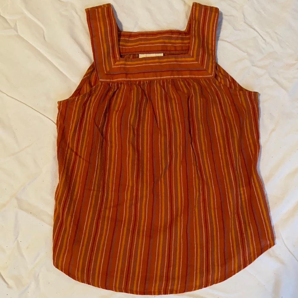 Sleeveless blouse